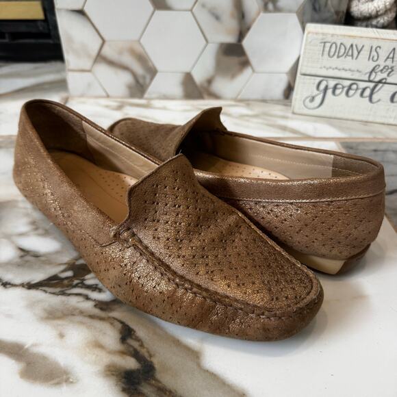Donald Pliner Women’s Lula Loafer Metallic Bronze Gold Slip On Shoe Size 8.5 - Picture 1 of 10
